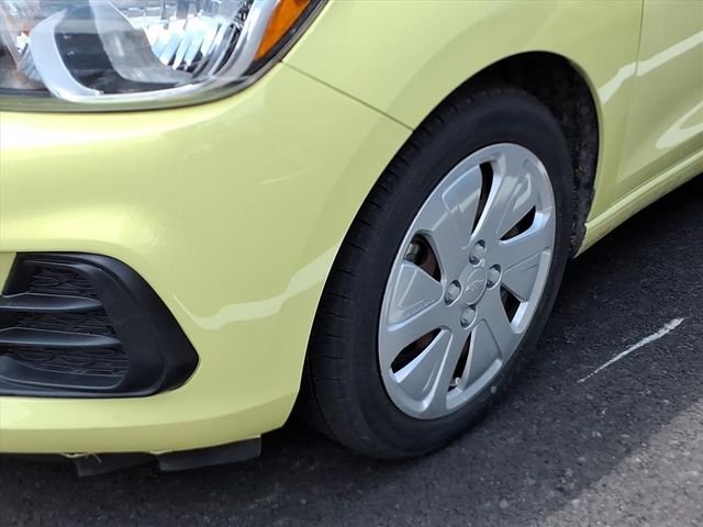 Used 2018 Gold Chevrolet LS image 9