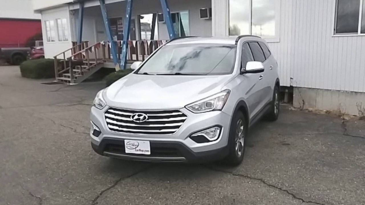 2013 Hyundai Santa Fe GLS photo 2