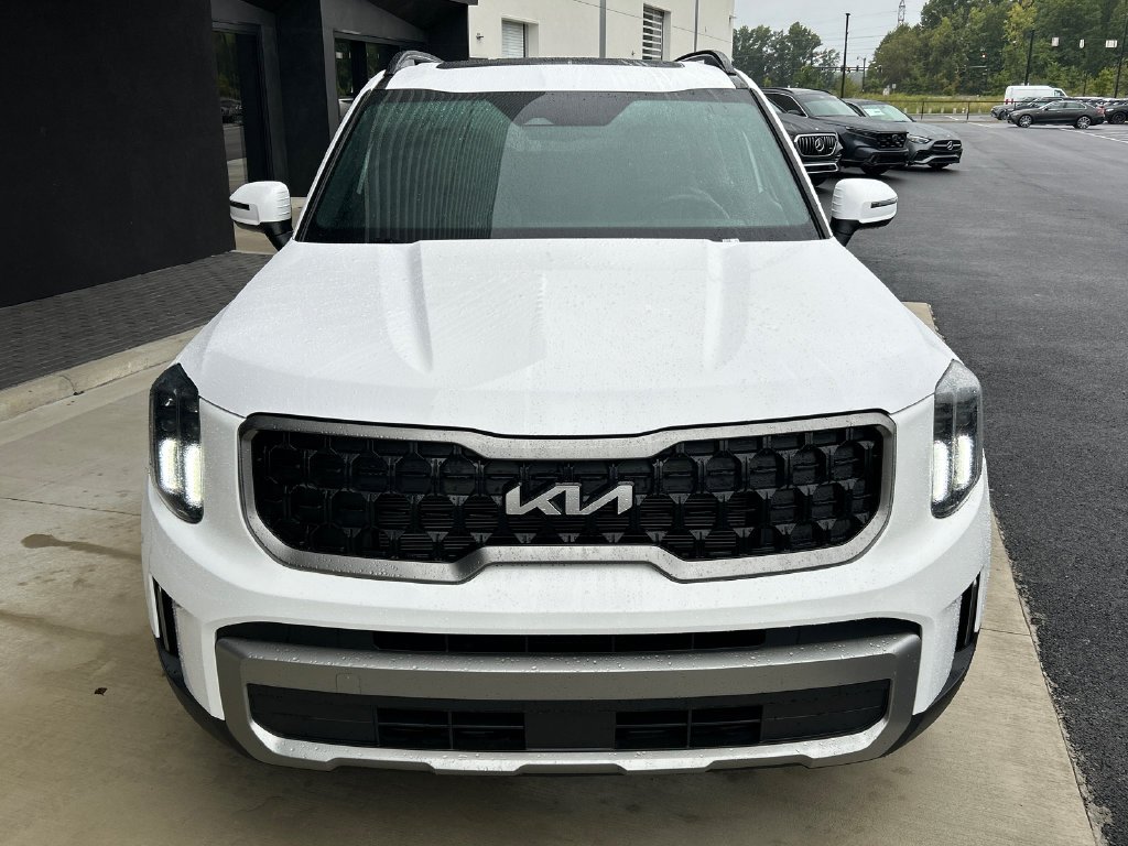 Used 2023 White Kia EX X-Line image 3