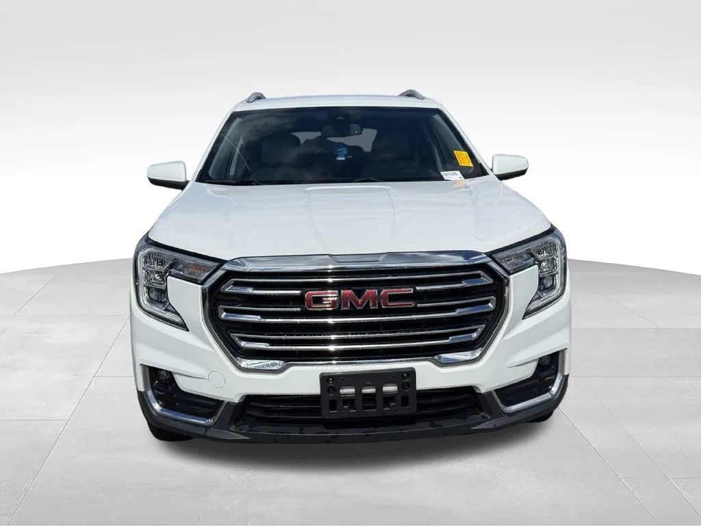 Used 2022 White GMC SLT image 25