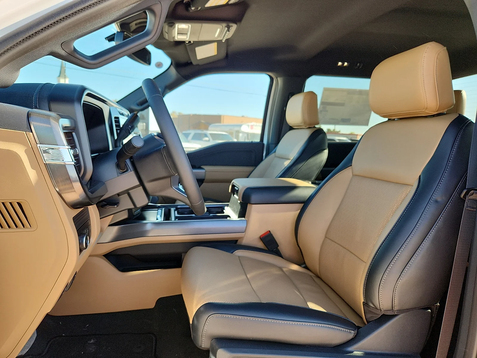 New 2026 Oxford White Ford LARIAT image 17
