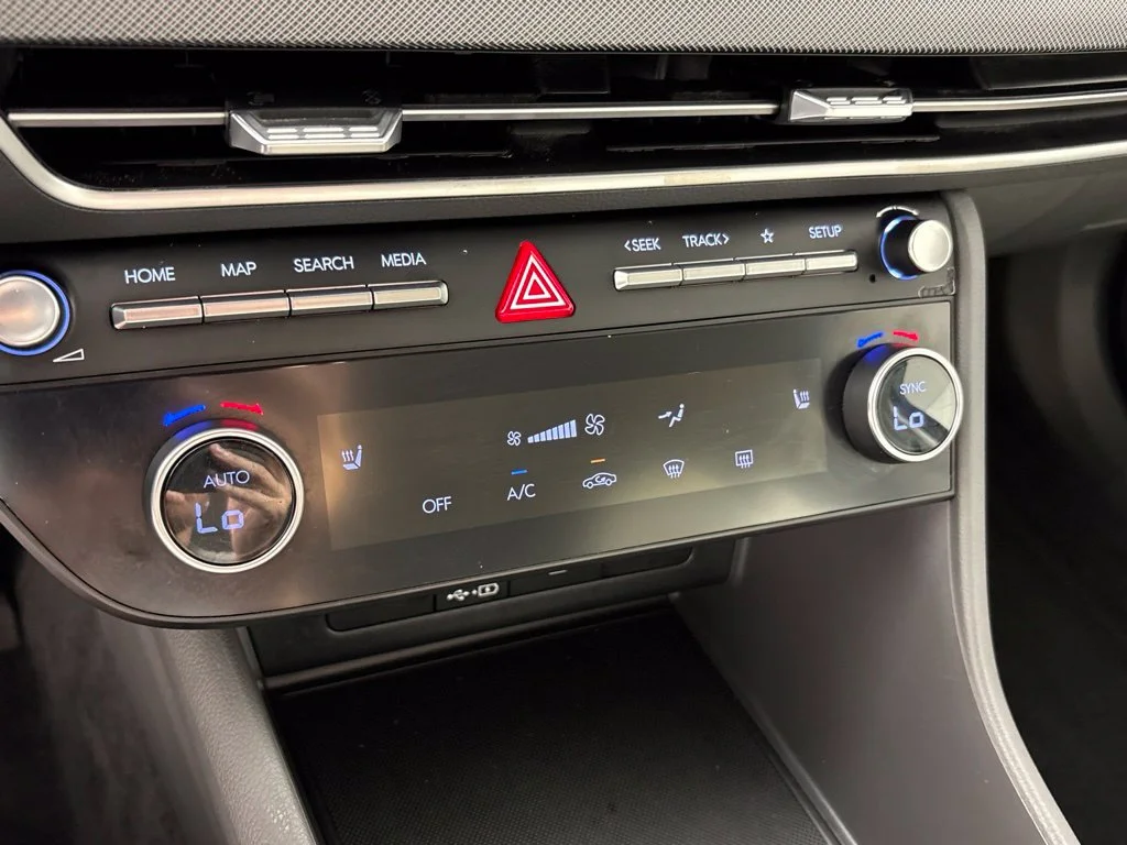 Used 2025 Red Hyundai SEL image 37