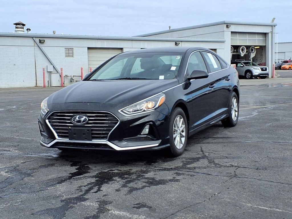Used 2018 Hyundai Sonata SE with VIN 5NPE24AF3JH715112 for sale in Kansas City