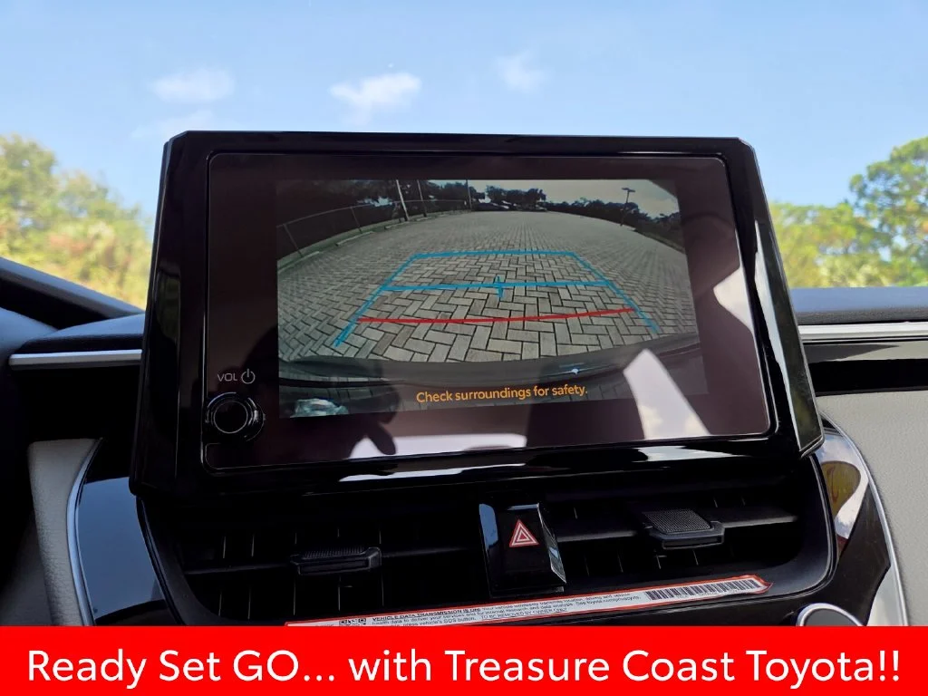 Certified Used 2025  Toyota LE image 33