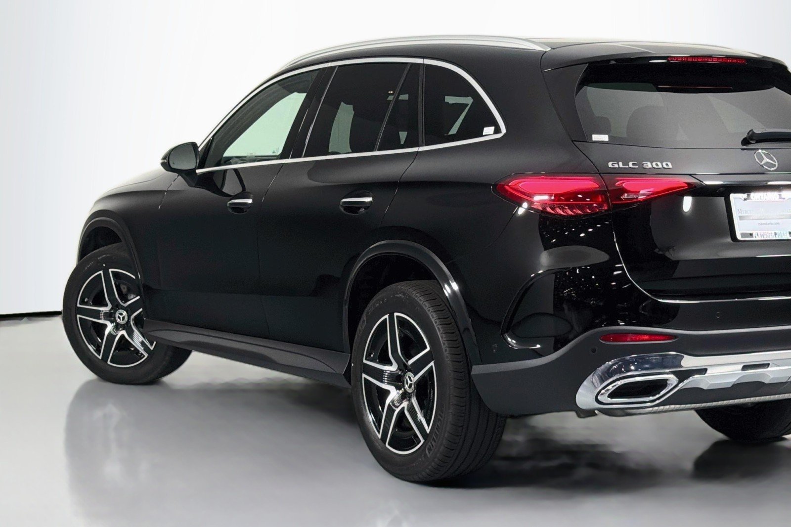 New 2026 Black Mercedes-Benz GLC 300 SUV image 14