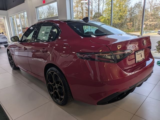 New 2025 Alfa Rosso (Red) Exterior Paint Alfa Romeo Intensa image 3