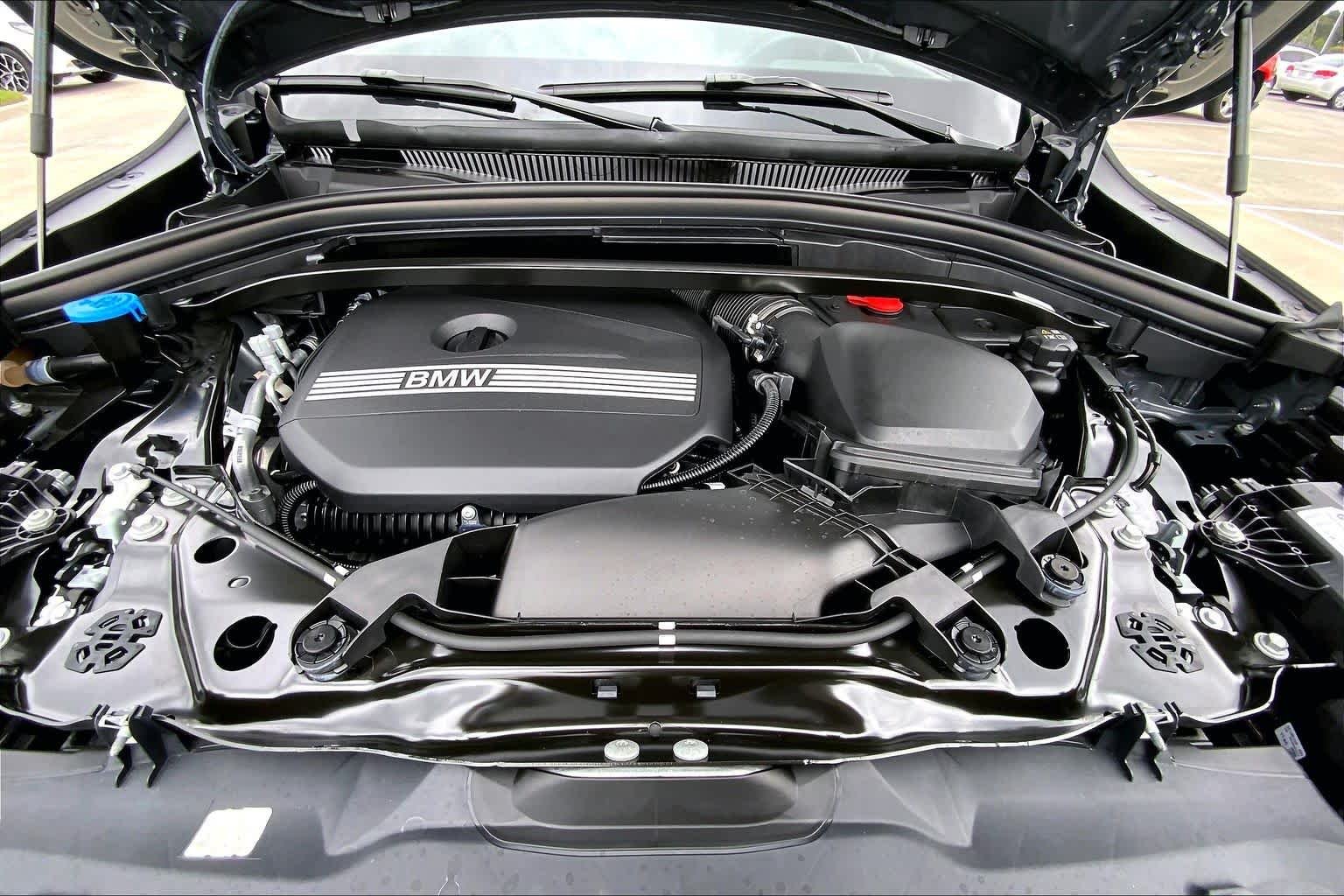 Used 2025 Skyscraper Grey Metallic BMW xDrive28i image 31