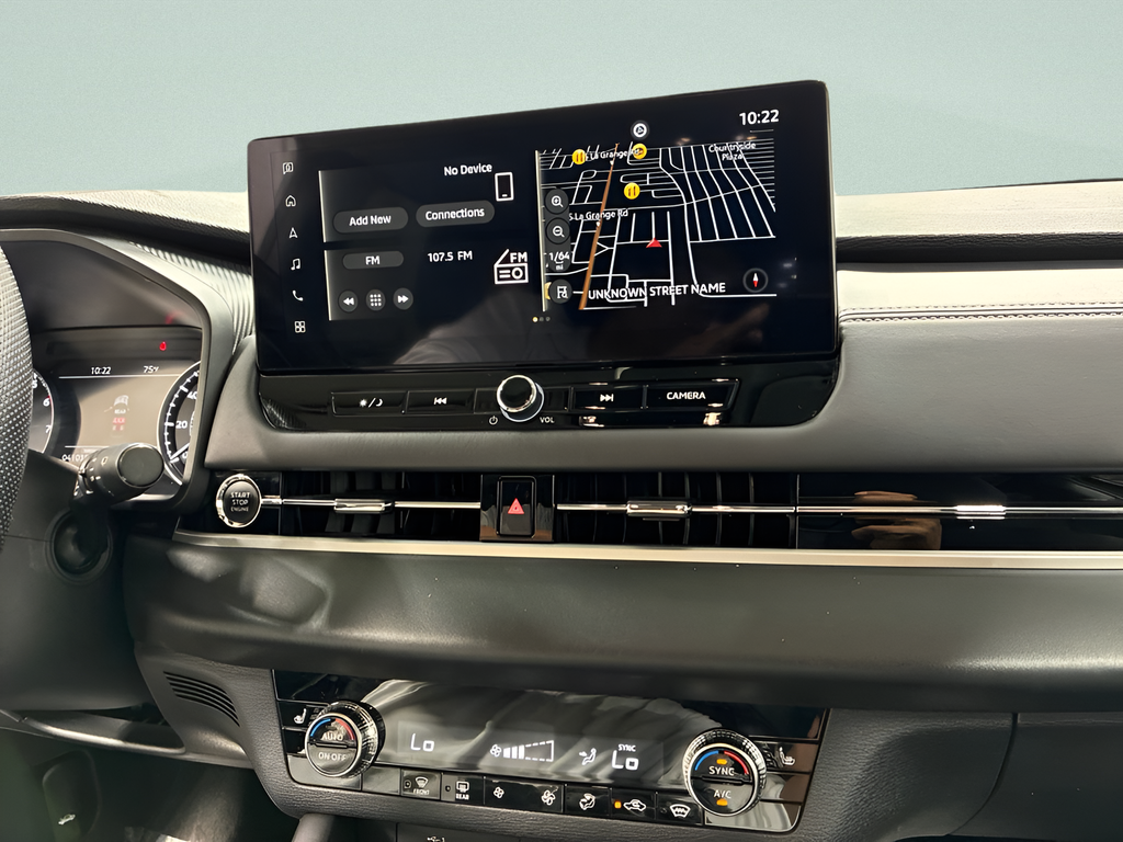 Used 2025  Mitsubishi SE image 18
