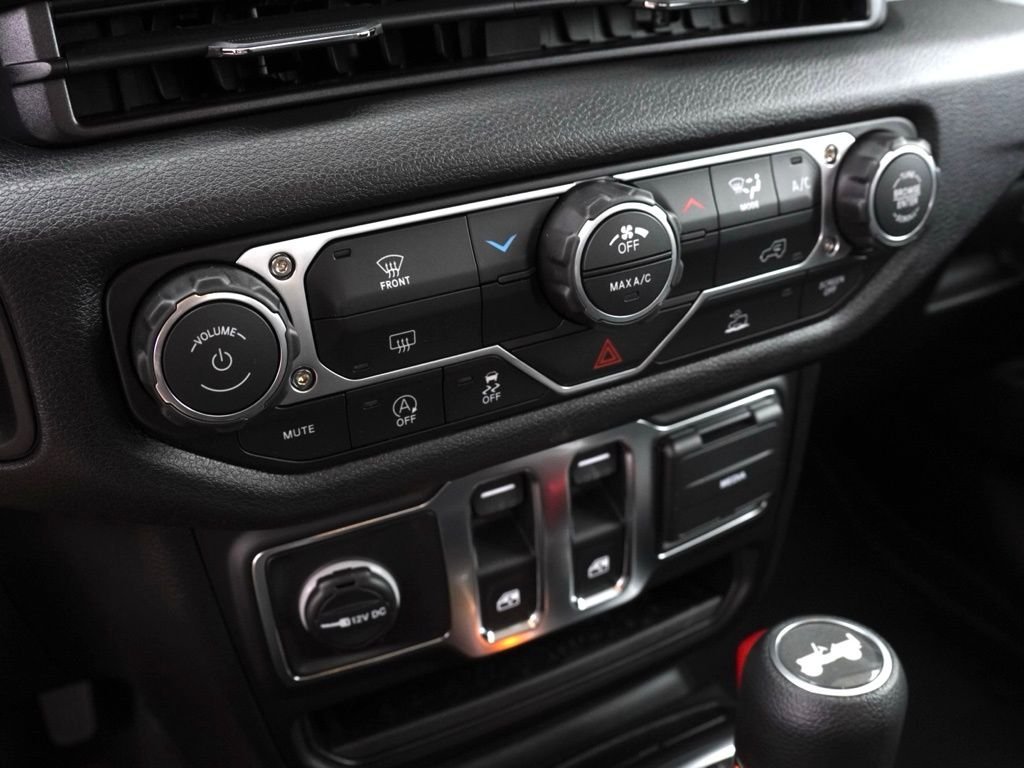 New 2026 Black Clear-Coat Exterior Paint Jeep Sport image 14