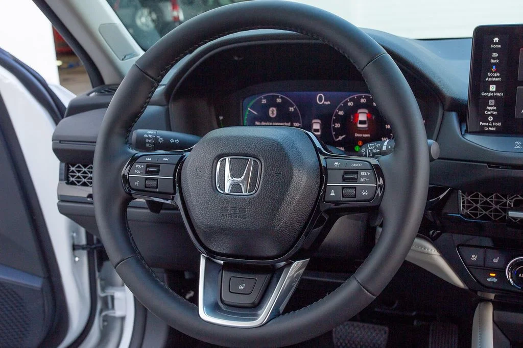 New 2026 Platinum White Pearl Honda Touring image 17