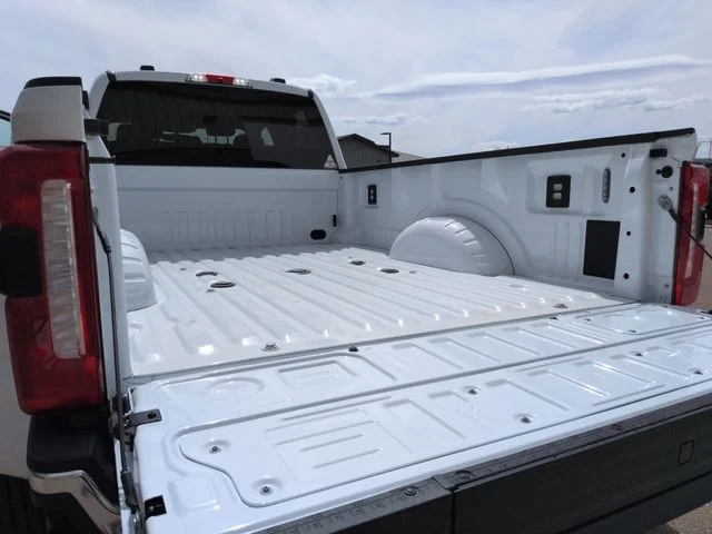 New 2026 Oxford White Ford F-350® Lariat® image 28