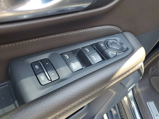 Used 2022 Hunter Metallic GMC Denali image 9
