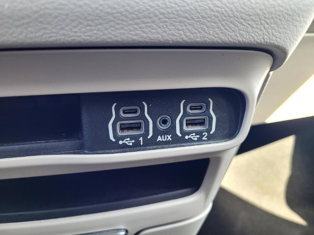 Used 2023 Black Chrysler Touring L image 17