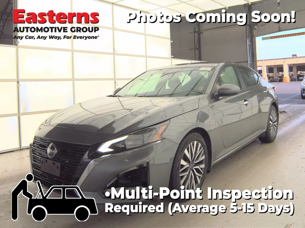 Used 2023 Gray Nissan 2.5 SV image 1