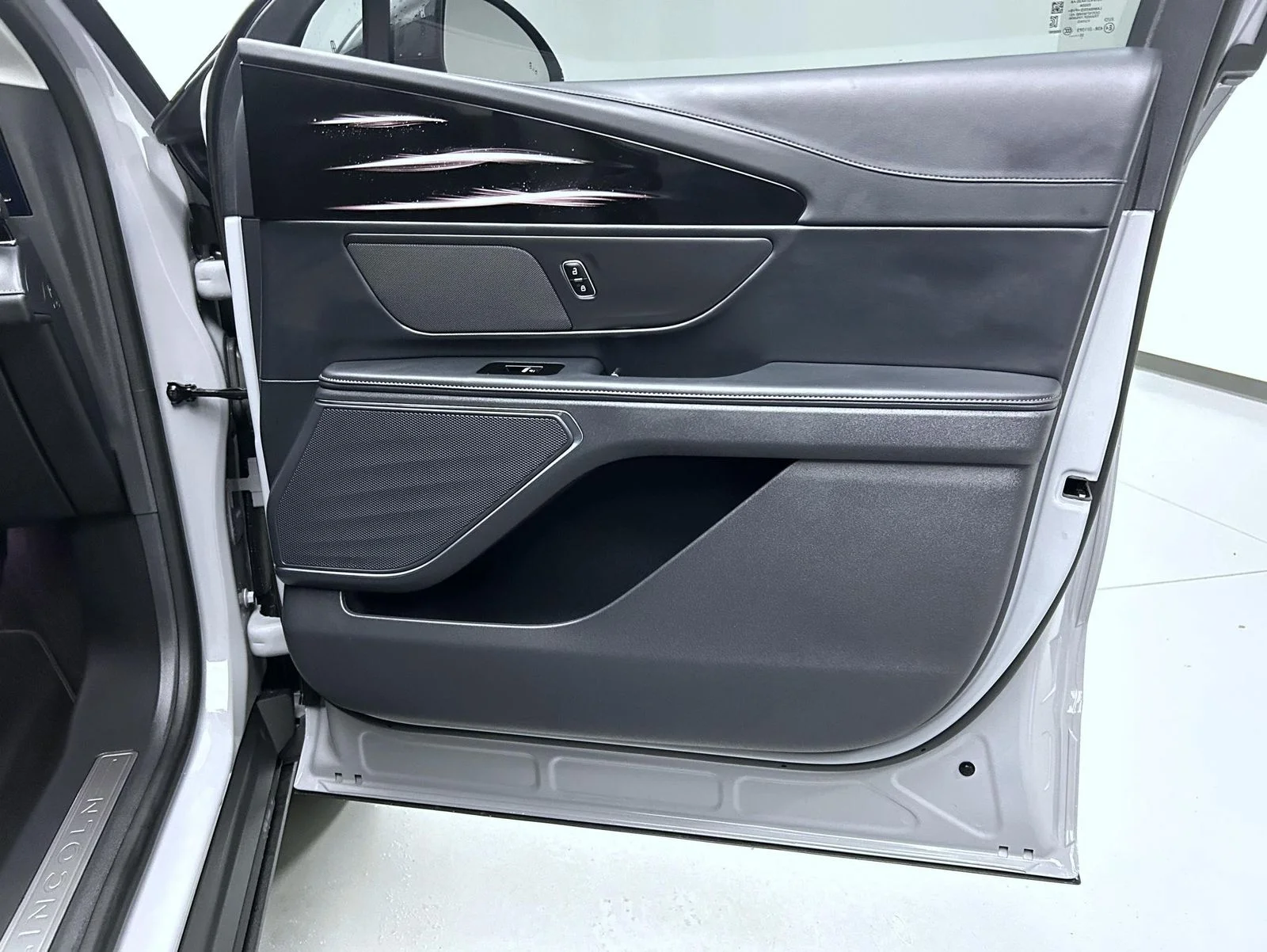Used 2026 Gray Lincoln Premiere image 16