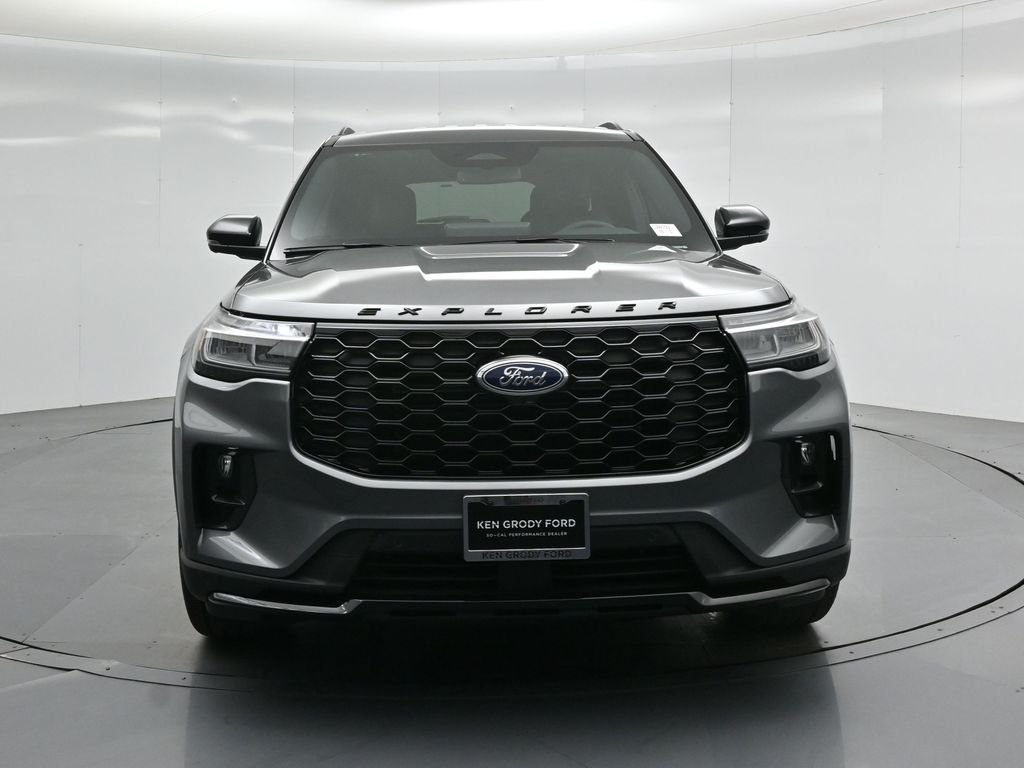 New 2026 Carbonized Gray Metallic Ford ST-Line image 23