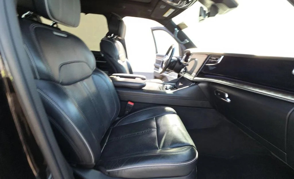 Used 2022 Black Jeep Series II image 8