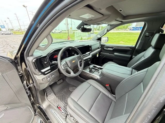2025 Chevrolet Silverado 1500 LTZ - Photo 16