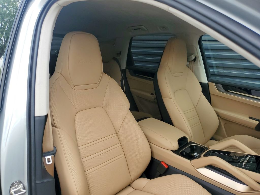 2025 Porsche Cayenne Turbo E-Hybrid - Photo 19