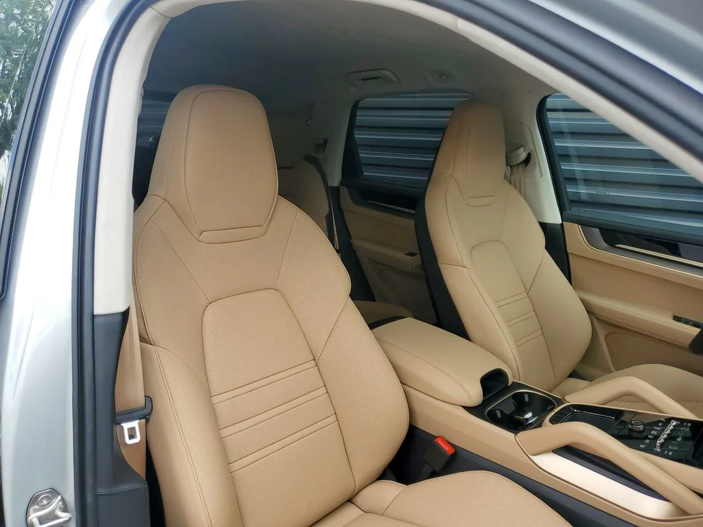 2025 Porsche Cayenne Turbo E-Hybrid - Photo 19