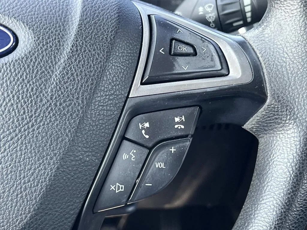 Used 2020 Gray Ford SE image 23