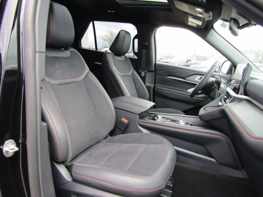 New 2026 Agate Black Metallic Ford ST image 19
