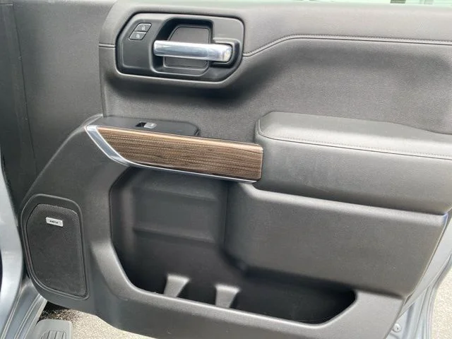 Used 2019 Gray Chevrolet RST image 32
