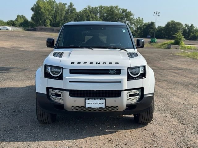 Used 2023 White Land Rover S image 8
