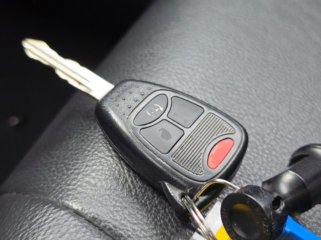 Used 2016 Black Jeep Latitude image 36