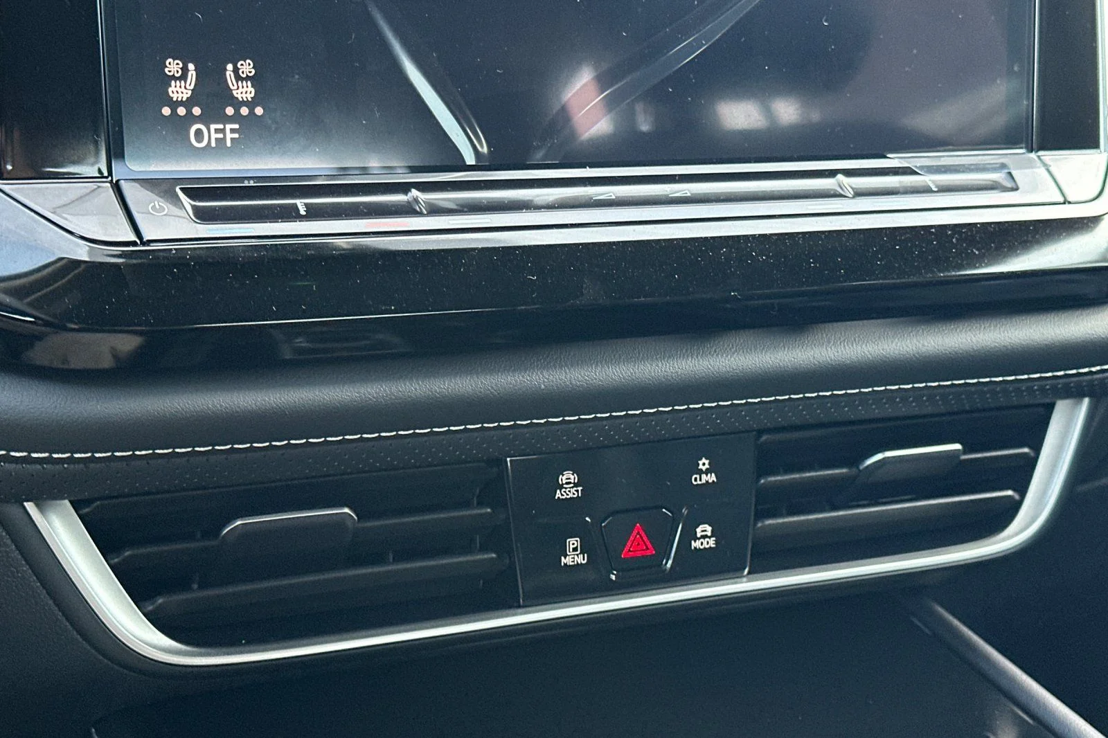 New 2026 Black Volkswagen 2.0T SE w/Technology image 19