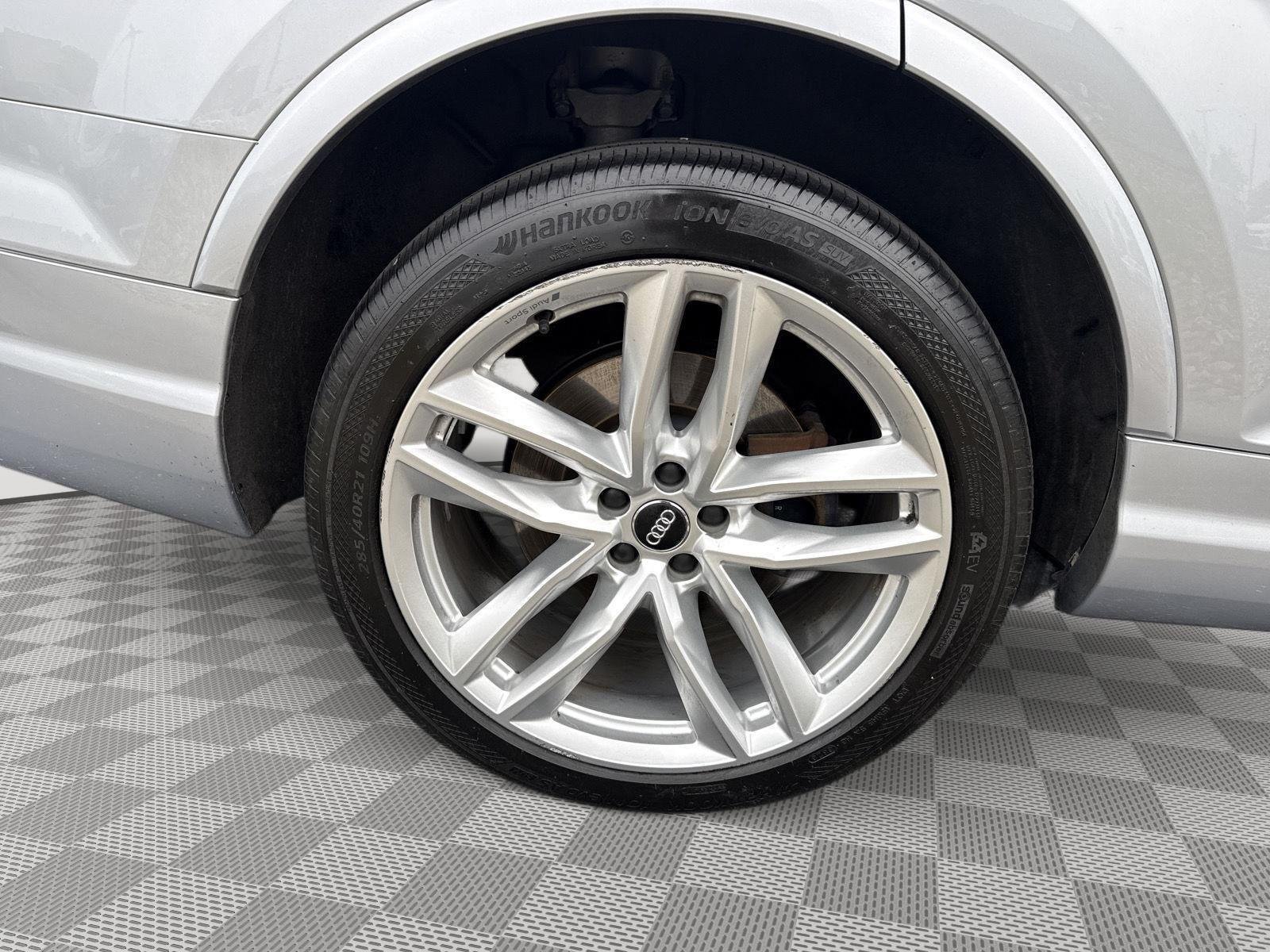 Used 2018 Florett Silver Metallic Audi Prestige image 18