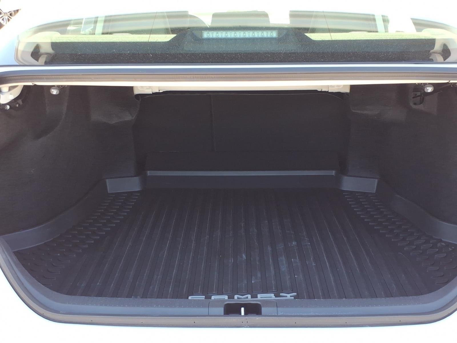 Used 2025 Ice Cap Toyota SE image 23
