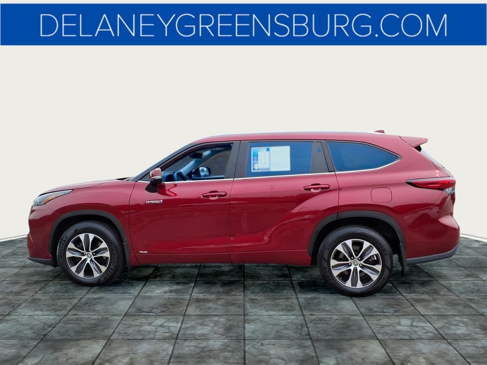 Used 2021 Ruby Flare Pearl Toyota XLE image 6