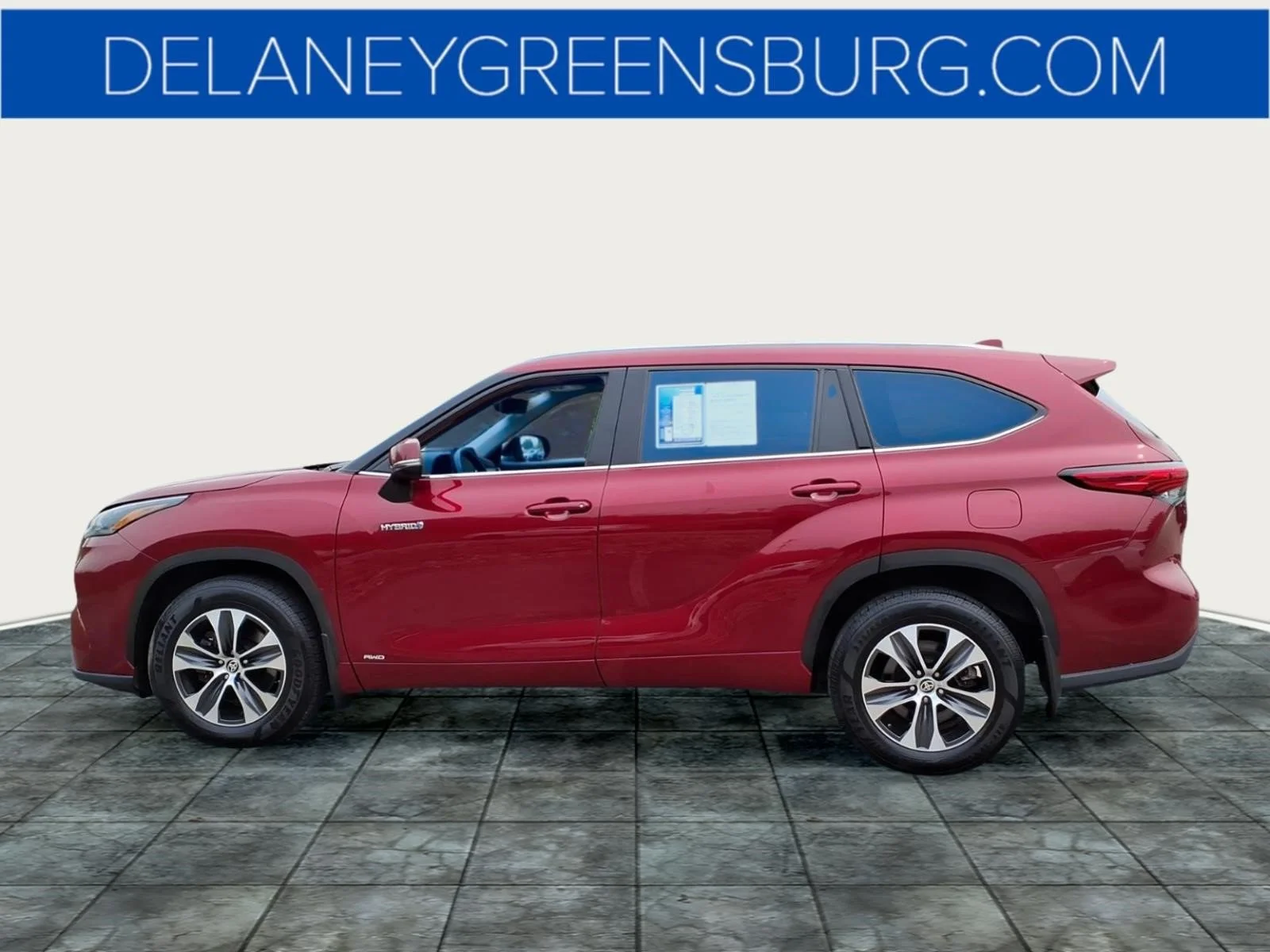 Used 2021 Ruby Flare Pearl Toyota XLE image 6