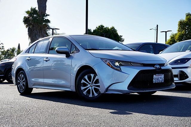 Used 2022 Silver Toyota LE image 1