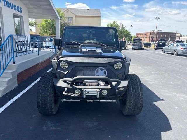 Used 2013 Black Jeep Unlimited Sahara image 10