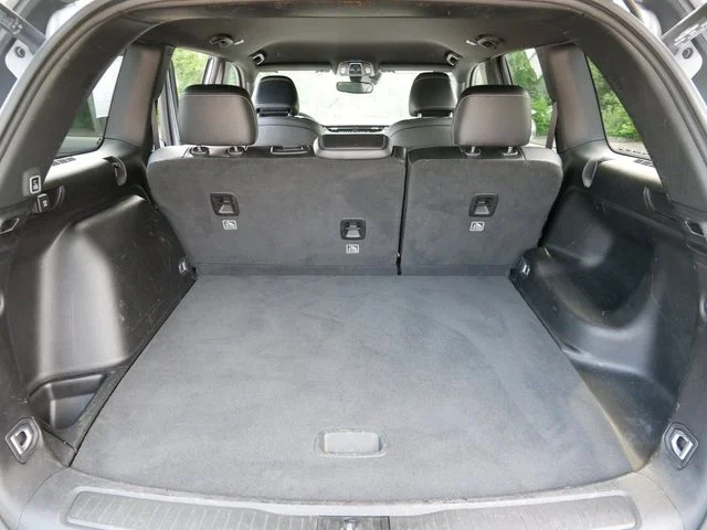 Used 2024 Silver Jeep Altitude image 10