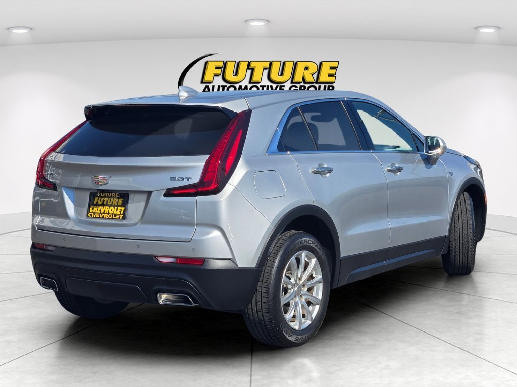 Used 2019 Silver Cadillac Luxury image 4