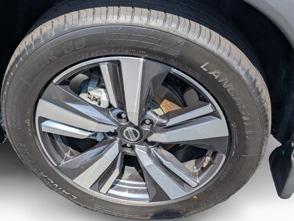 Used 2021 Boulder Gray Pear Nissan SL image 11
