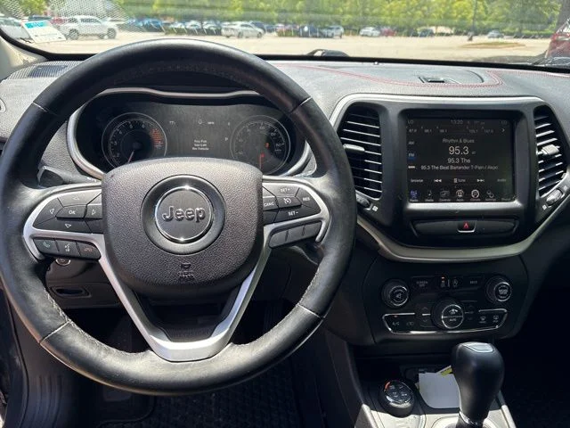 Used 2017 Gray Jeep Trailhawk image 11