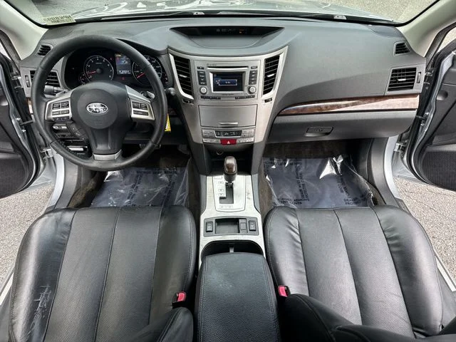 Used 2013 Silver Subaru 2.5i image 9