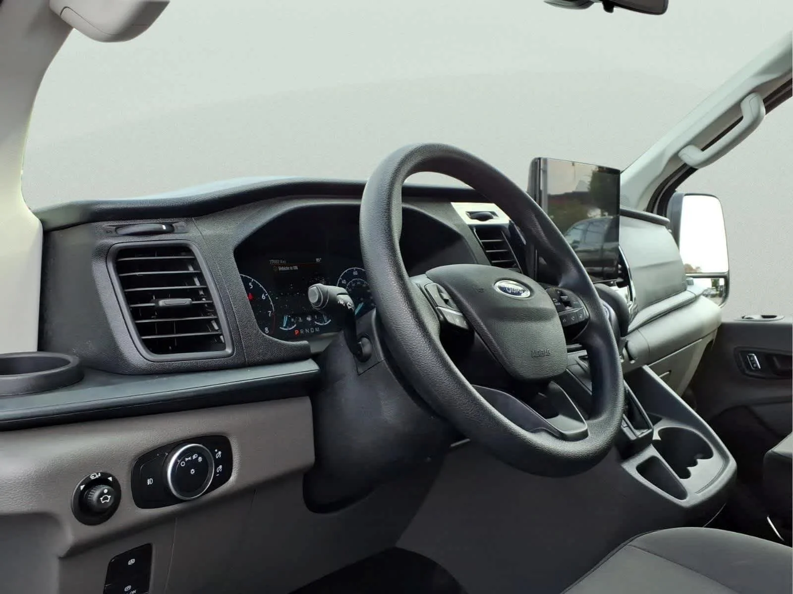 Used 2025 Oxford White Ford XLT image 16