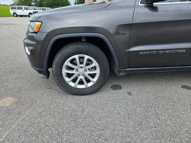 Used 2021 Black Jeep Laredo E image 27