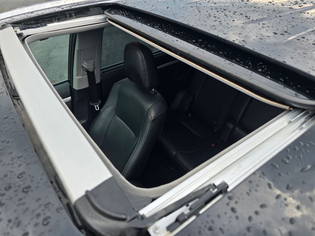 Used 2019 Black Toyota XLE image 4