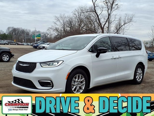 2025 Chrysler Pacifica Select