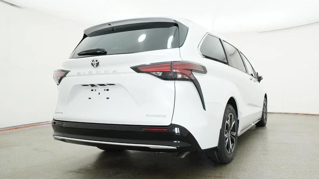 New 2026 Wind Chill Pearl Toyota Platinum image 21