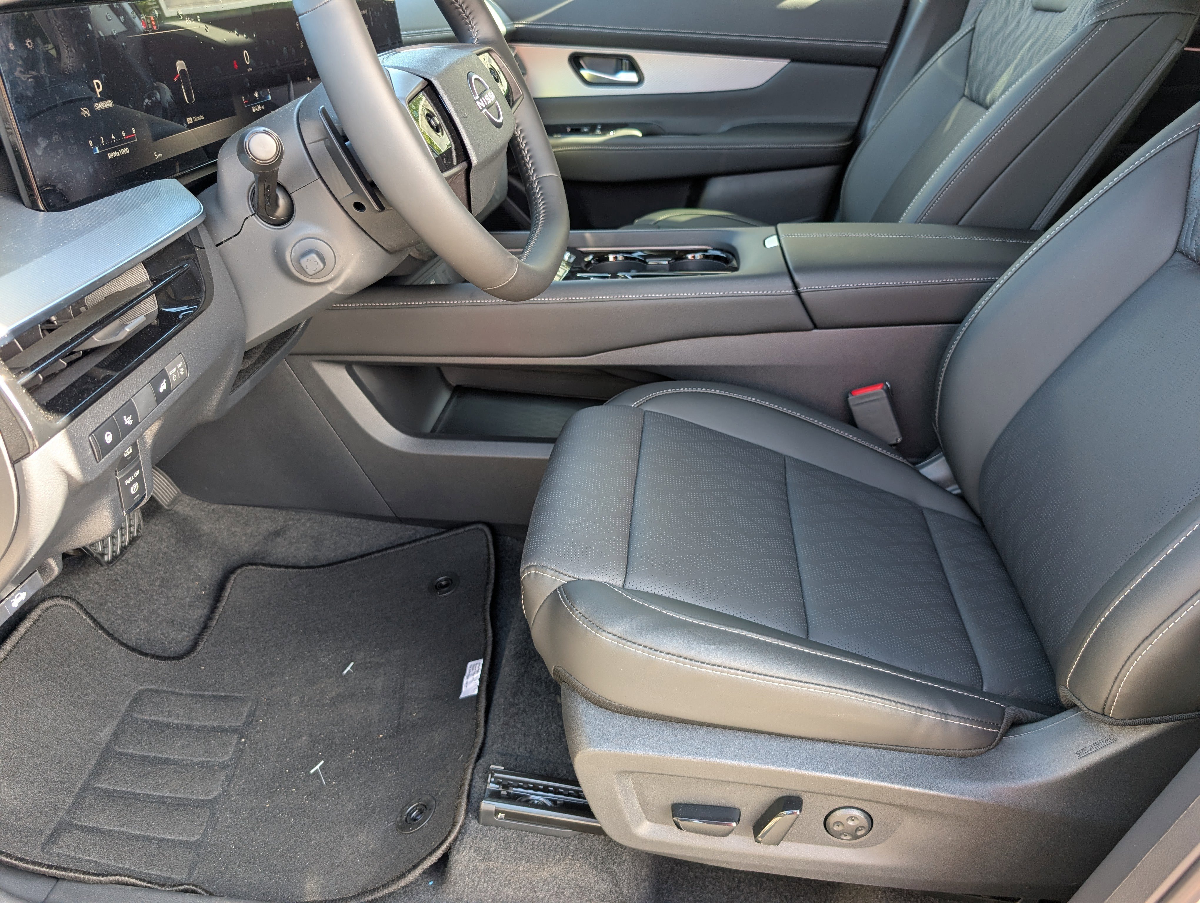 New 2026 Champagne Silver Metallic Nissan Platinum image 11