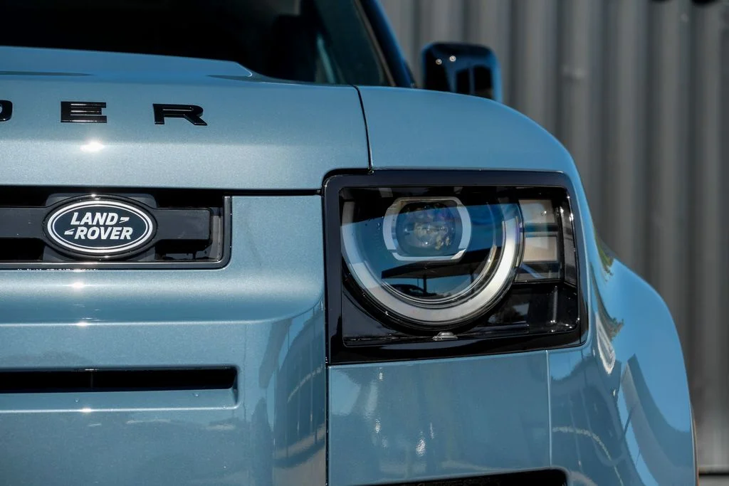 New 2026 Tasman Blue Land Rover S image 6