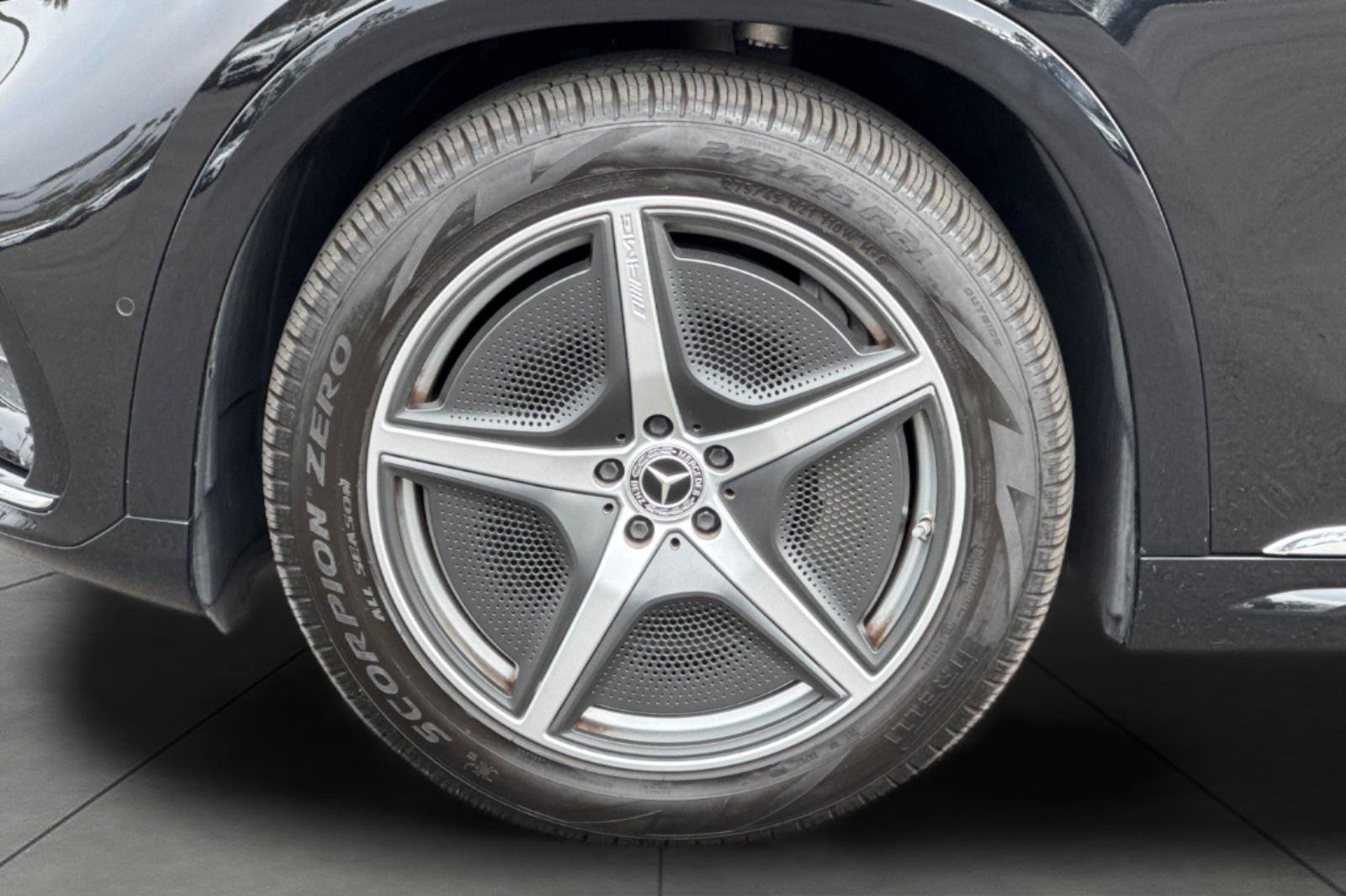 Certified Used 2023 Black Mercedes-Benz 580 image 5
