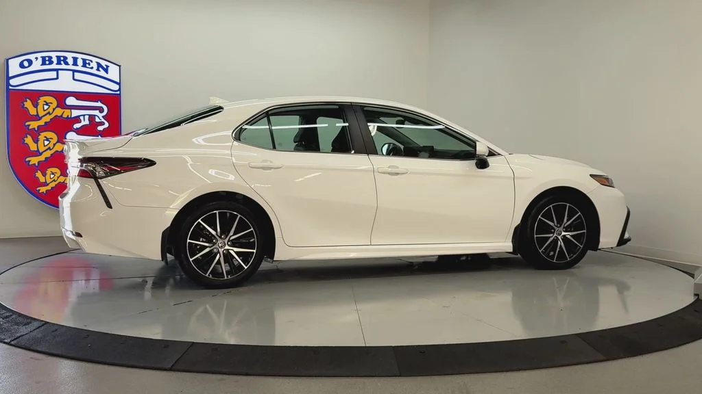 Used 2024 Ice Toyota SE image 4